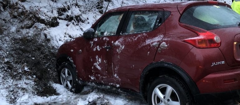 Ausrutscher auf Schneefahrbahn