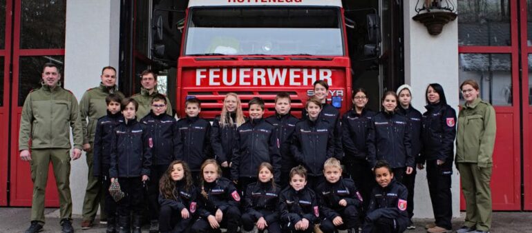 Neue Uniform für Feuerwehrjugend